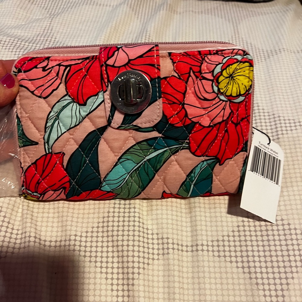 Vera Bradley Turnlock wallet